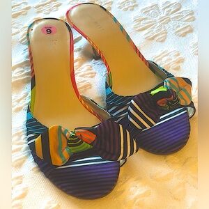 Nine West Multi Color Fabric Bow, Slide On Shoes With Cork Heels. Woman’s size 9